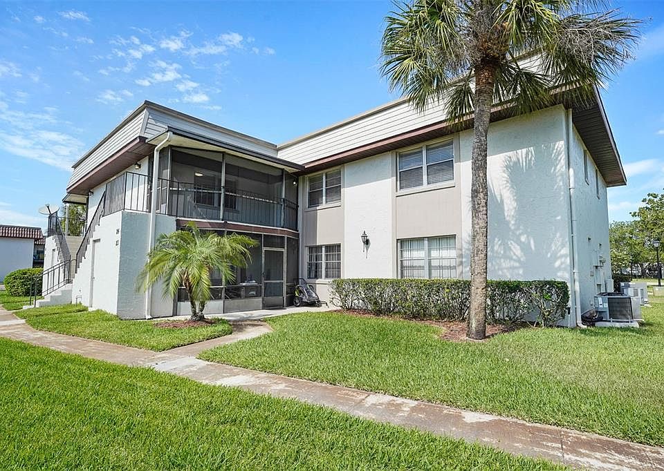 1st image of 24 Windtree Ln #204
