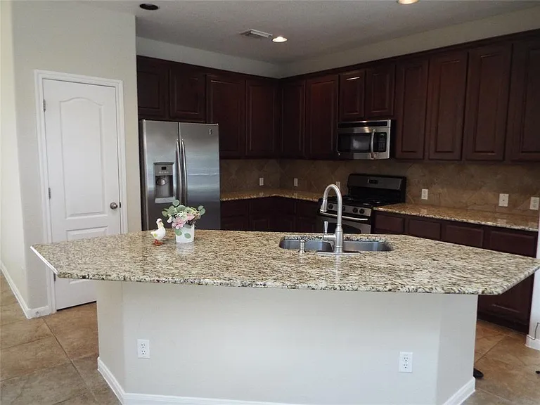 11400 W Parmer Ln #27 — Photo 3