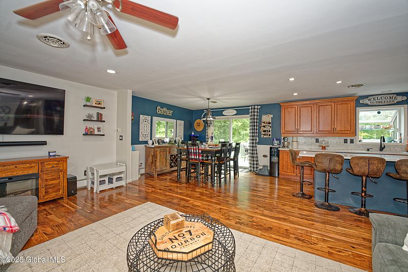 5th image of 5 Panarama Court