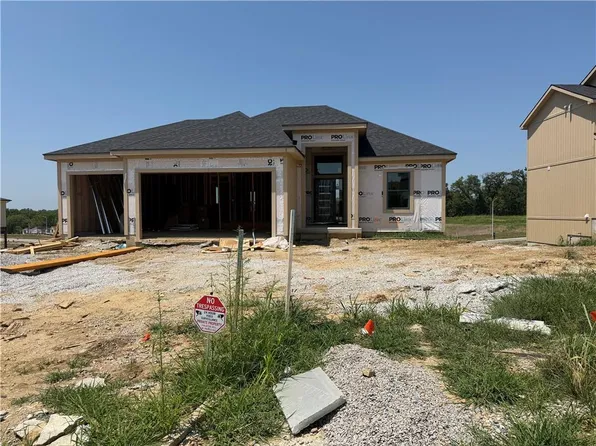 8304 NW 90th St, Kansas City, MO 64153