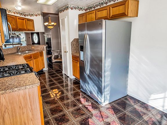 Dinning & Kitchen Area