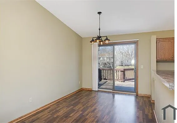 5 bed, 2038 sqft, $3,580 — Photo 4