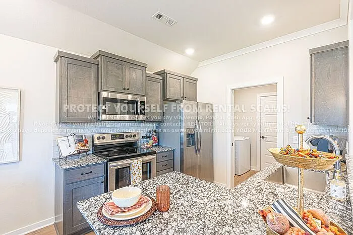 347 W Tyler Rd — Photo 7