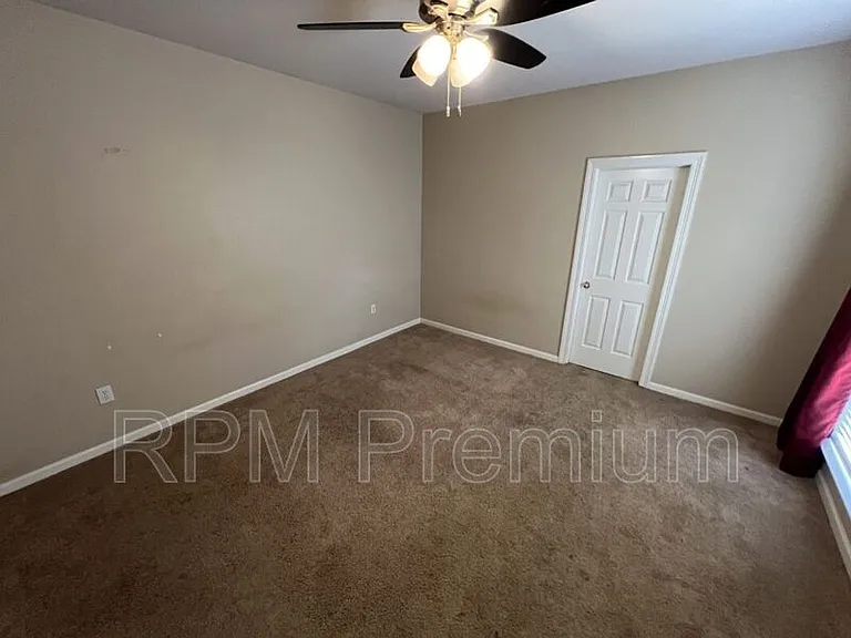 5557 Arialo Dr — Photo 34