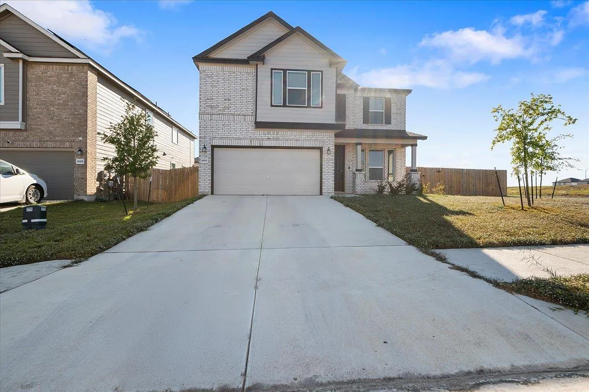 5 bed, 3.5 bath, 2891 sqft, $2,300 — Photo 1