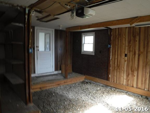 3rd image of 335 Tiffin St