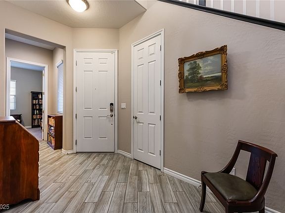 4th image of 8853 Sherborne Gate Ave