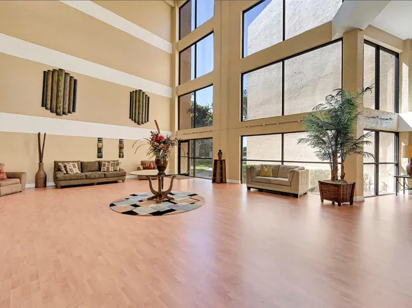 8592 W Sunrise Boulevard Unit 206, Plantation, FL 33322