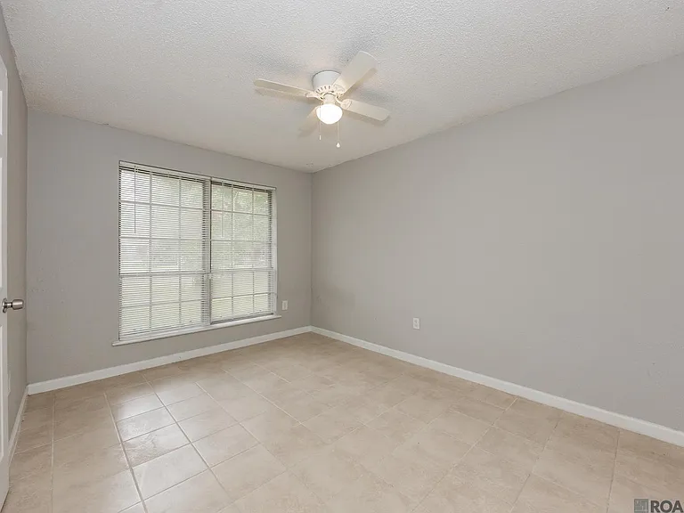7224 Meadow Park Ave — Photo 11