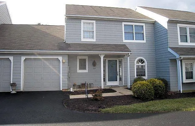247 Crescent Dr — Photo 9
