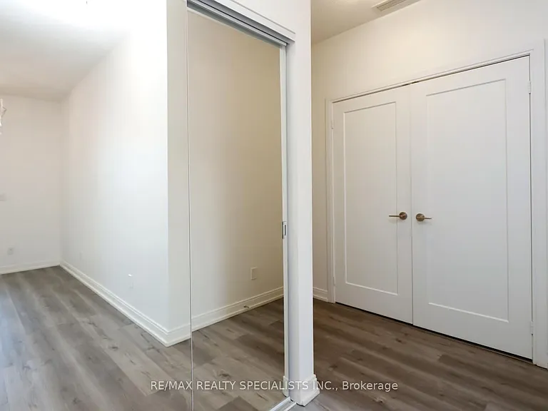 275 Village Green Sq #216 — Photo 8