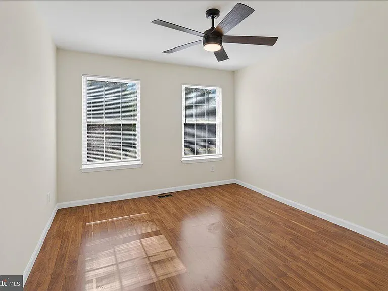313 Fountayne Ln — Photo 27