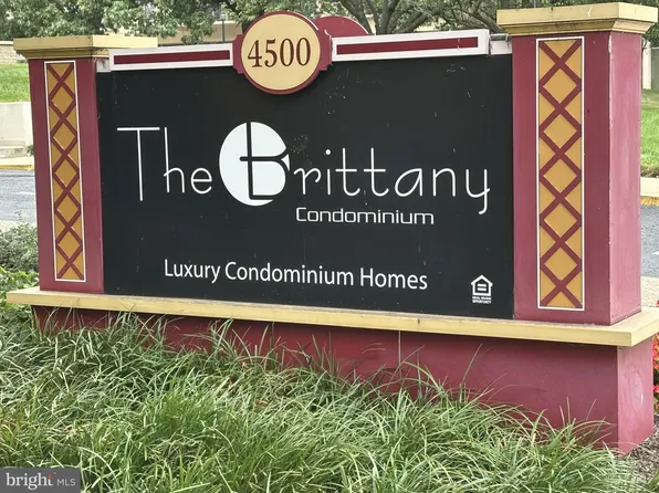 4500 S Four Mile Run Dr APT 424, Arlington, VA 22204