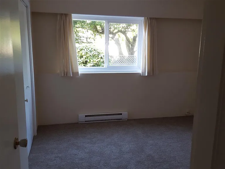 1145 Bay St #207 — Photo 4
