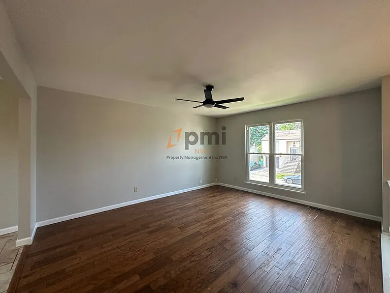 1031 W 59th Pl — Photo 4