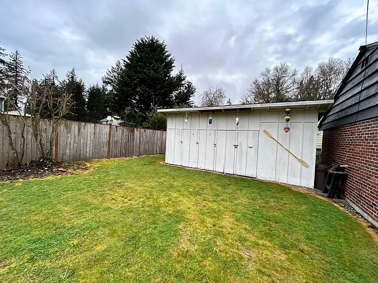 9827 Dekoven Dr SW #4 — Photo 5