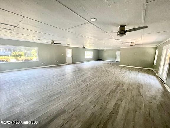 4th image of 1307 Communy Ave