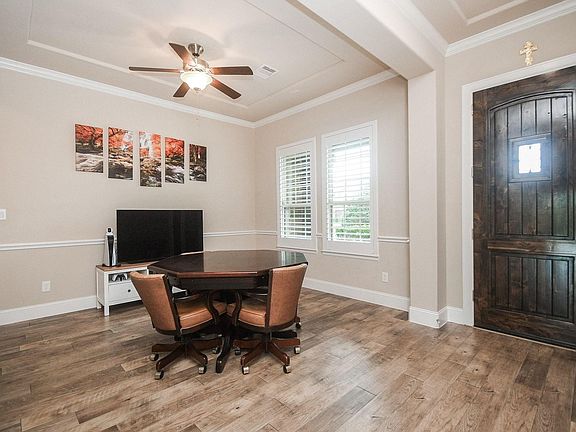 4th image of 10210 Majestic Ct