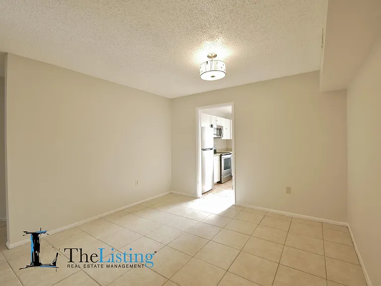 408 Banyon Tree Cir #100 — Photo 17