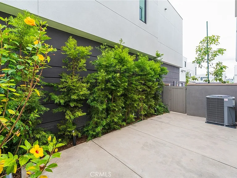 16285 Veterans Way — Photo 34