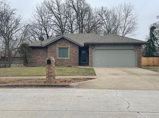 2942 E Belmont St, Springfield, MO 65802