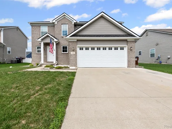 2141 Teton Ave, Monroe, MI 48162