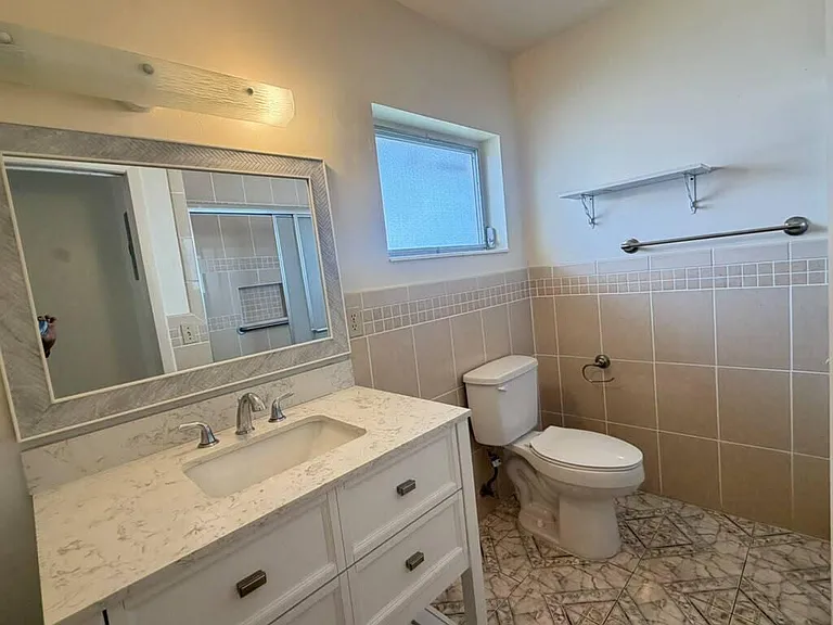 2727 Dudley Dr W #E — Photo 14