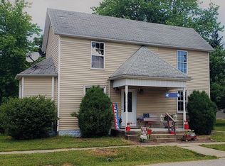 391 W 3rd St, Beckemeyer, IL 62219