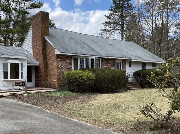 101 Highfields Rd, Abington, MA 02351