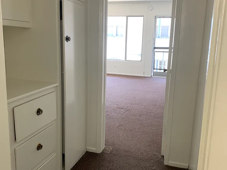 724 S Sycamore Ave #102 — Photo 16