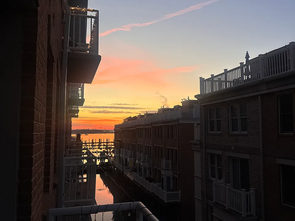 23 Pierside Dr #306