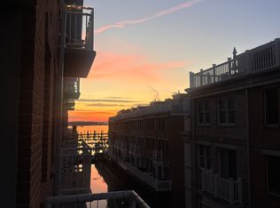 23 Pierside Dr Unit 306, Baltimore, MD 21230