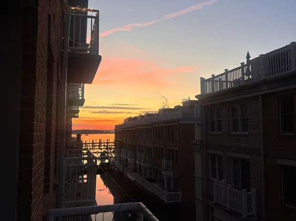 23 Pierside Dr Unit 306, Baltimore, MD 21230