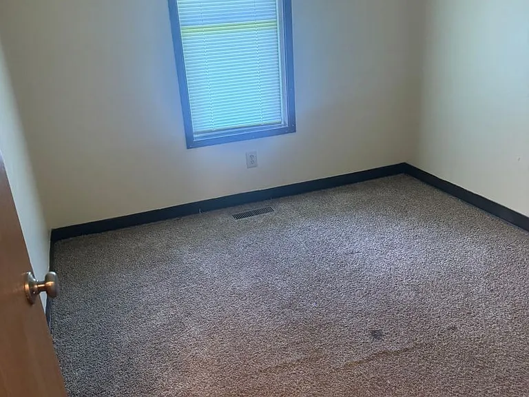 315 E Rose Avenue — Photo 5