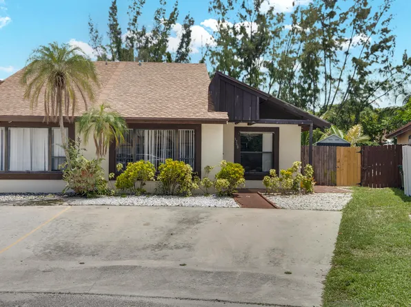 3768 Mil Lake Court, Greenacres, FL 33463