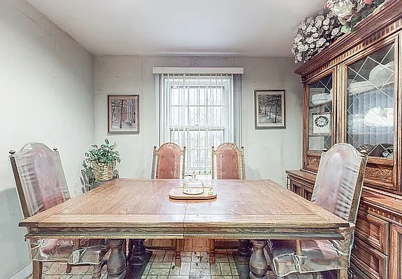 2nd image of 11940 227th St