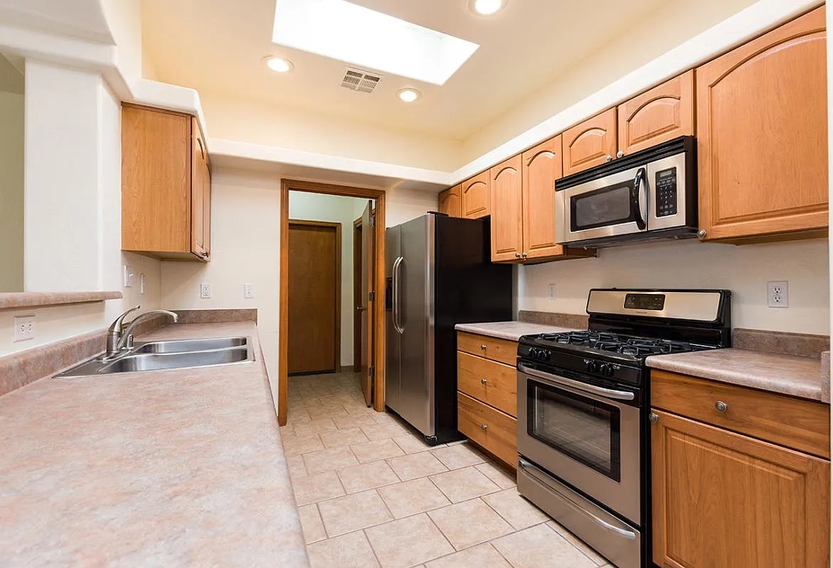 3 bed, 1737 sqft, $1,700 — Photo 1