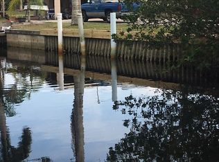 1155 Harbor Dr, N Fort Myers, FL 33917