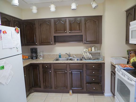 4th image of 219 Micanopy Ct
