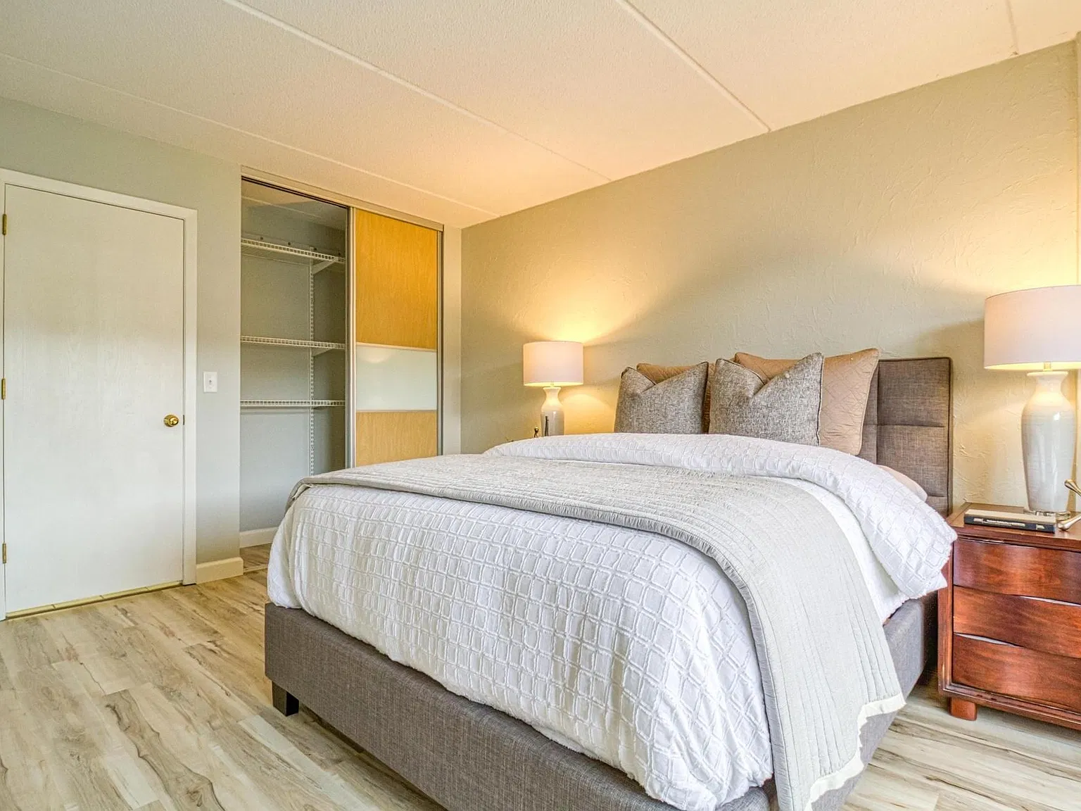 1 bed, 840 sqft, $1,400 — Photo 3