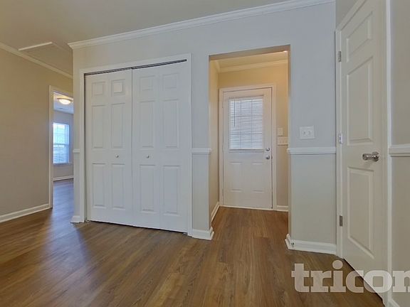 5th image of 180 Riglaw Cir