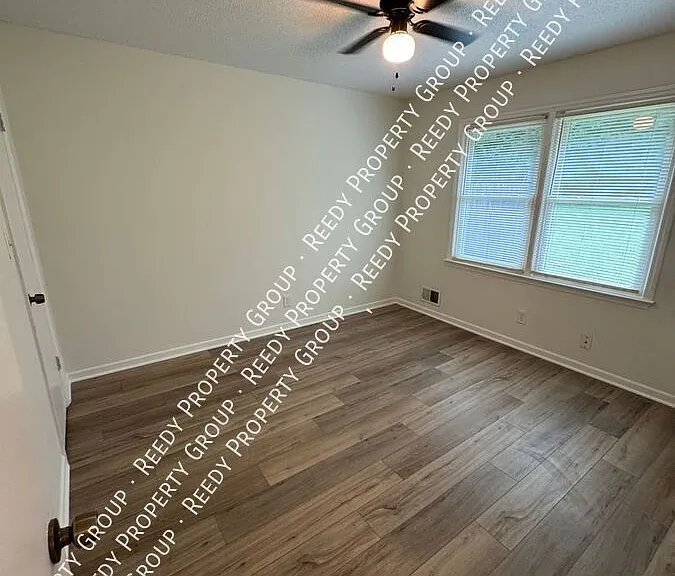 133 Clint Ct #B — Photo 5