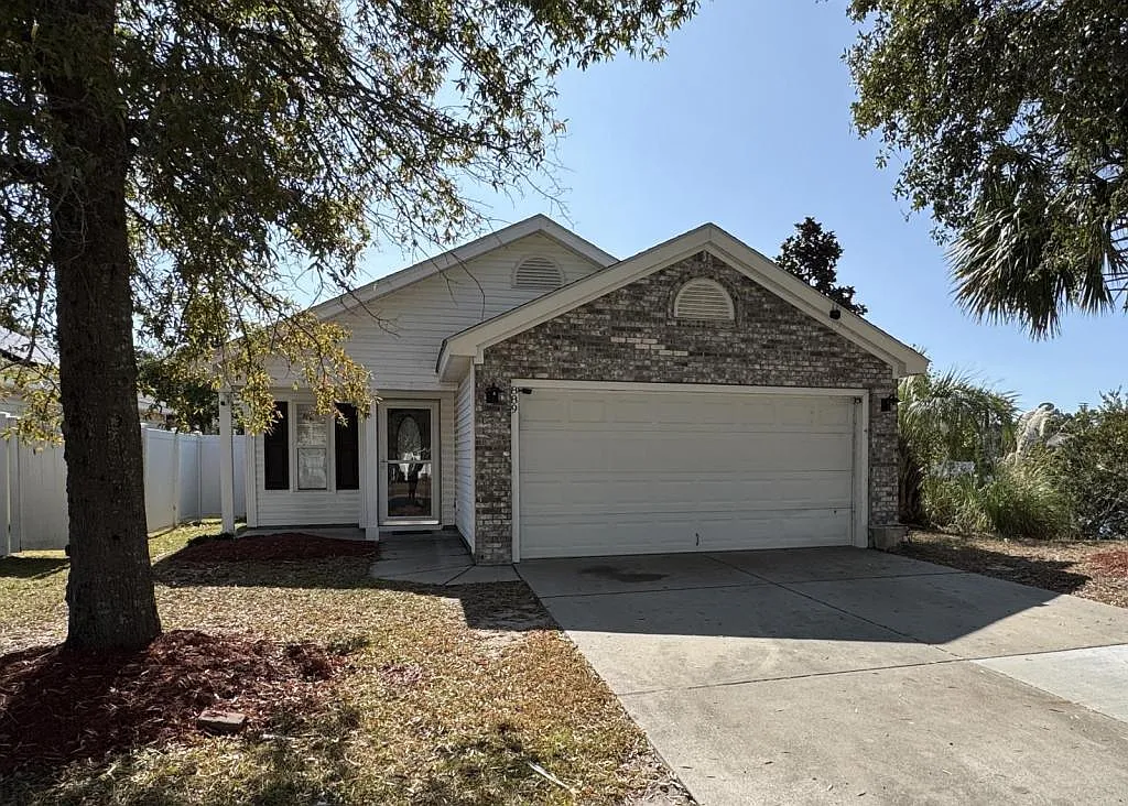 889 Silvercrest Dr — Photo 1