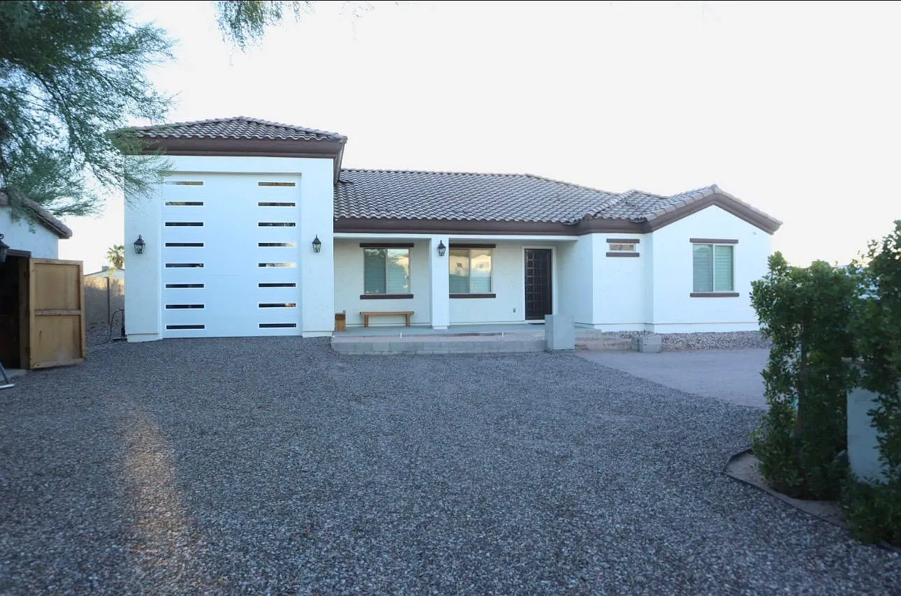 2 bed, 1573 sqft, $2,700 — Photo 1