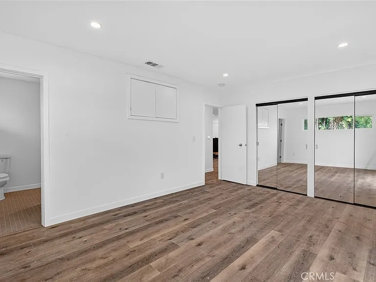 901 Micheltorena St — Photo 20