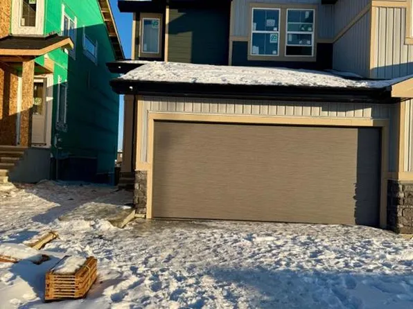87 W Waterford Mews, Chestermere, AB T1X 3B7