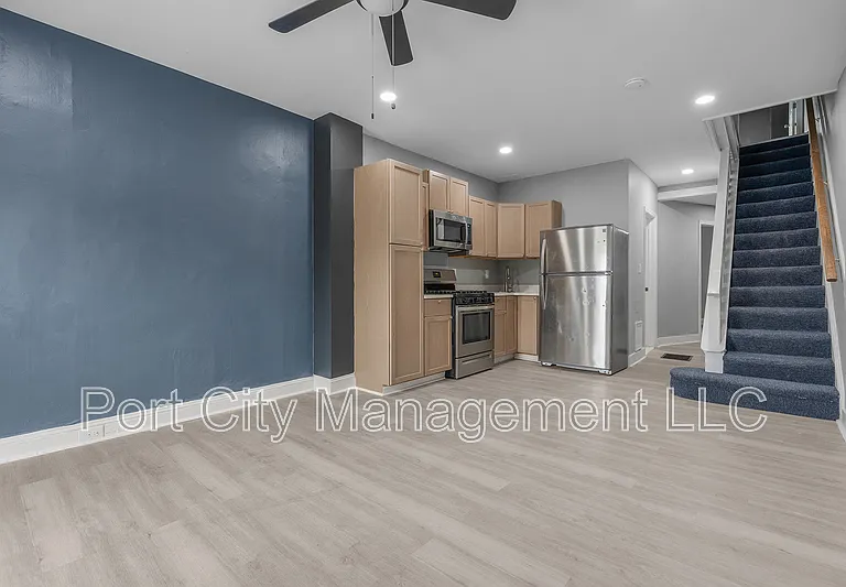 1334 N Luzerne Ave — Photo 9