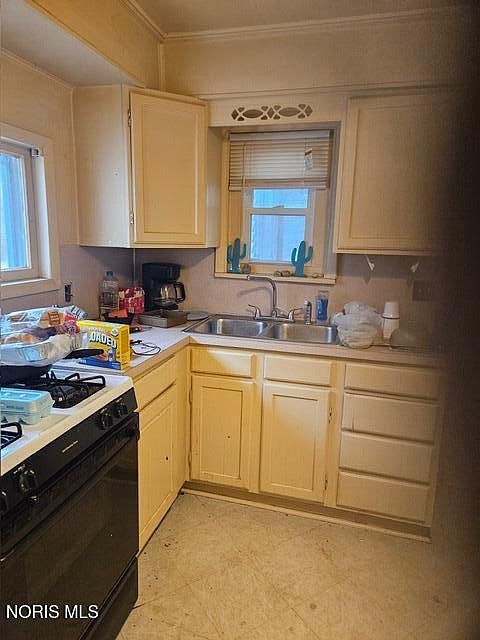 2nd image of 2045 Fairfax Rd