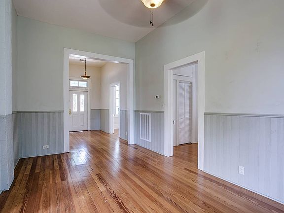 4th image of 1119 N Olive St