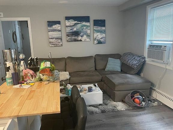 3rd image of 616 E Broadway #2B